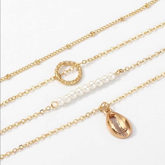 • Summer • Layered Shell + Pearl Necklace - Picture 2 of 4